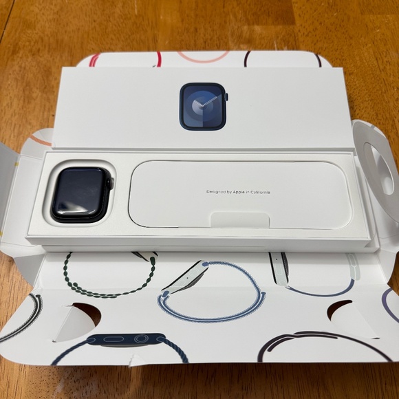 Apple Watch Series 9 45mm Midnight - Picture 1 of 8